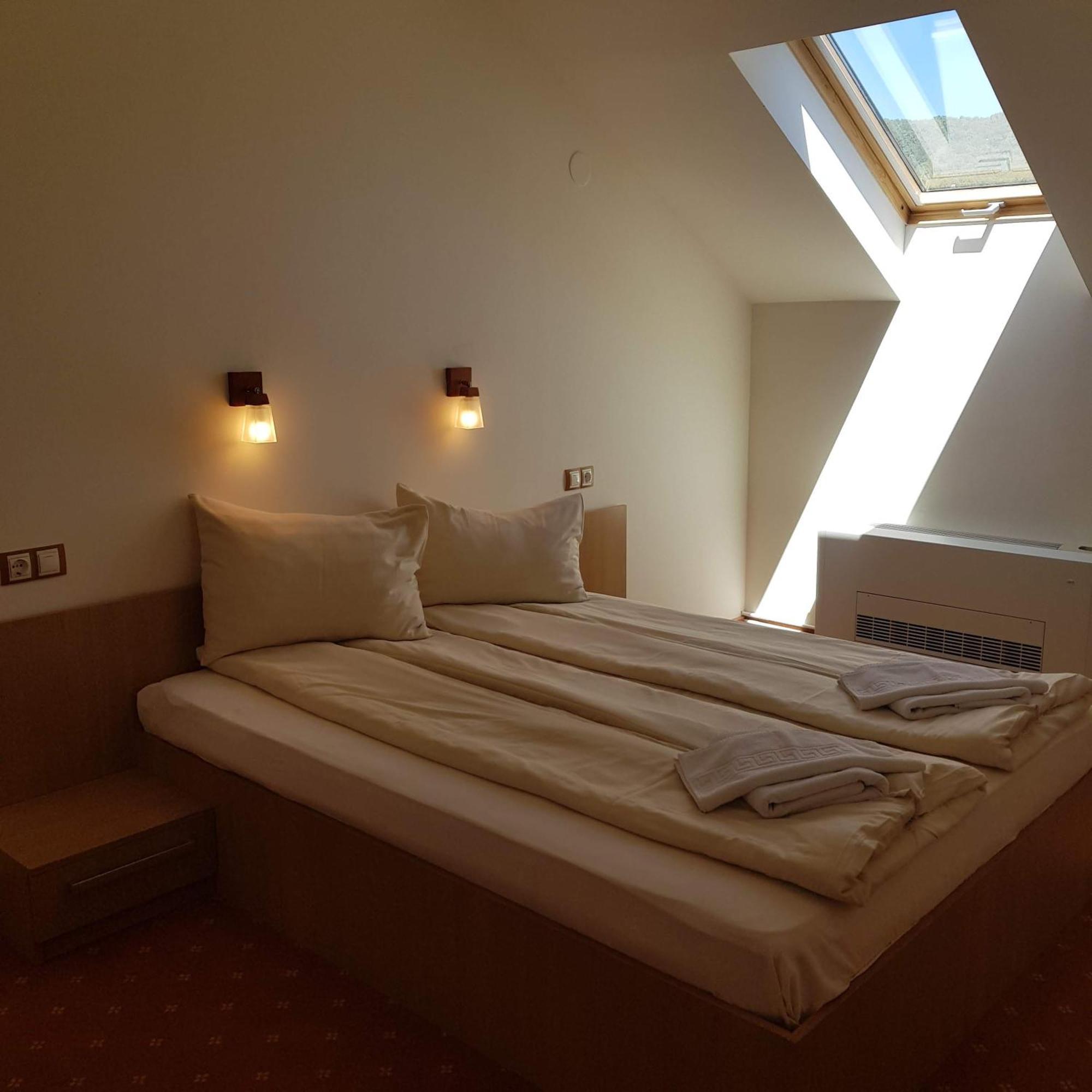 Motel Vector Acăţari Eksteriør bilde
