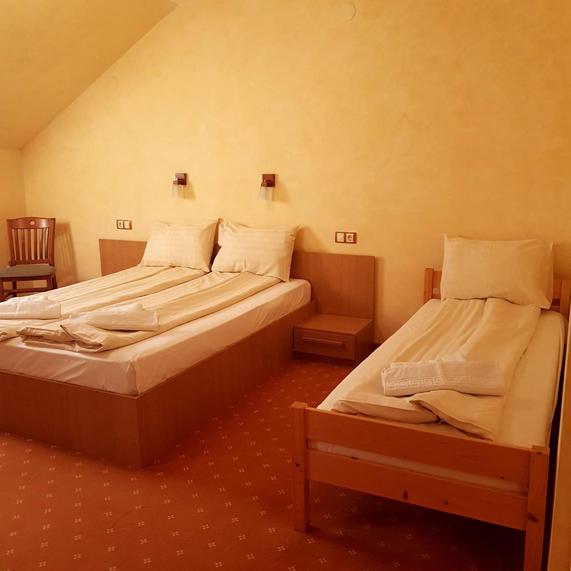 Motel Vector Acăţari Eksteriør bilde