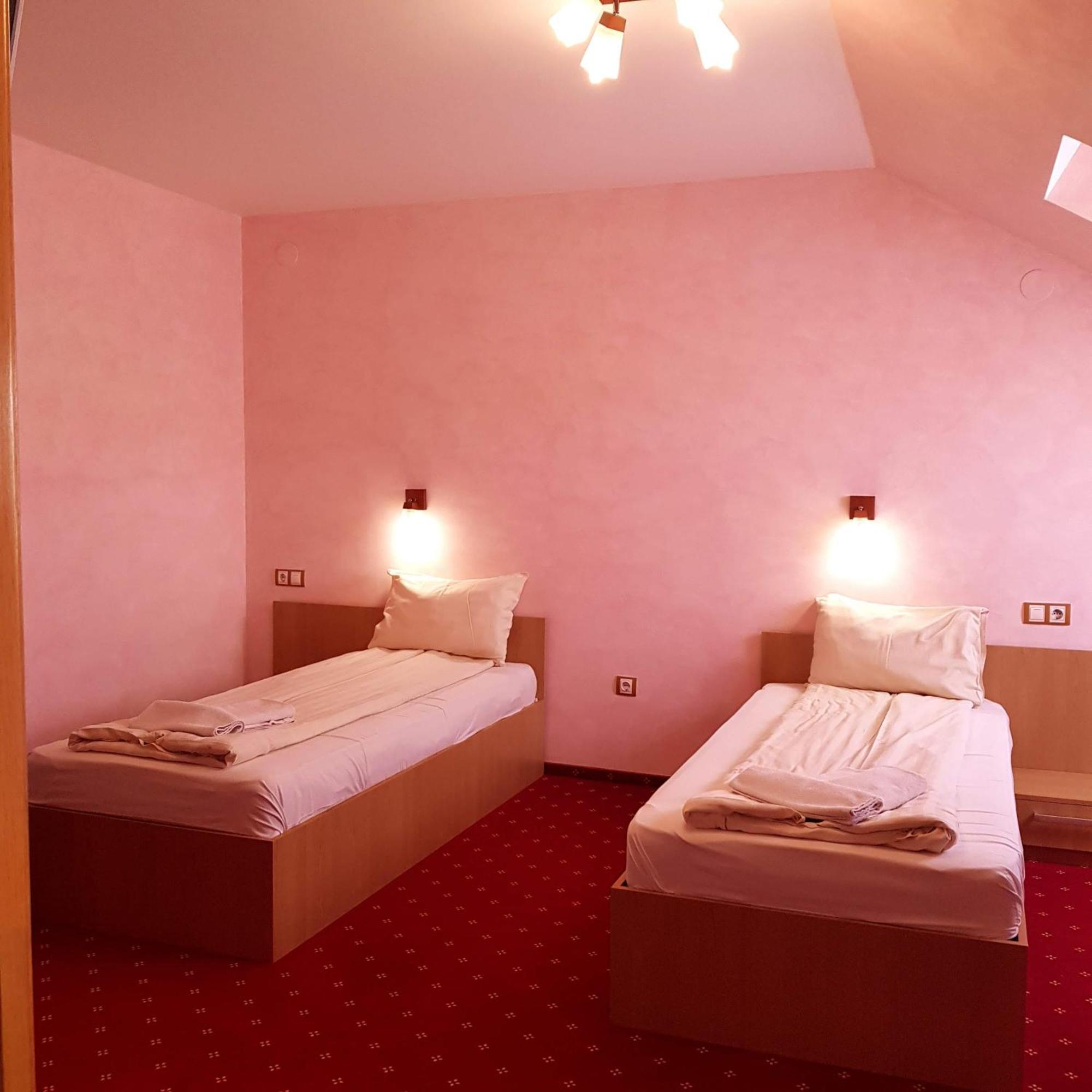 Motel Vector Acăţari Eksteriør bilde