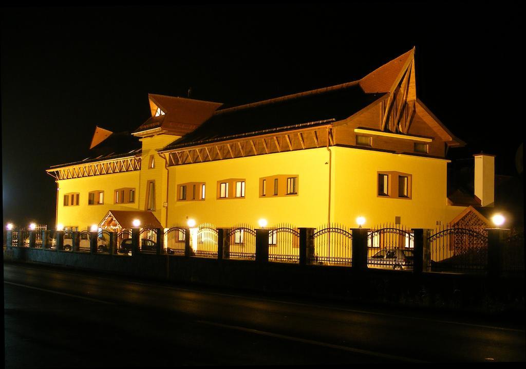Motel Vector Acăţari Eksteriør bilde